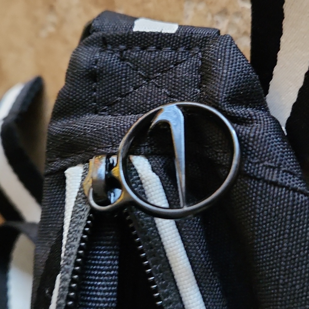 Nike Black and White Belt Bag - Picture 6 of 7